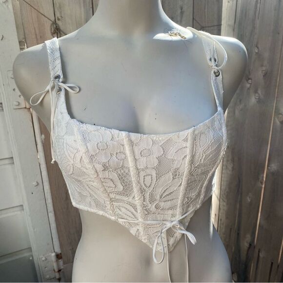 For Love & Lemons Maureen Top in White NWT - Picture 10 of 16